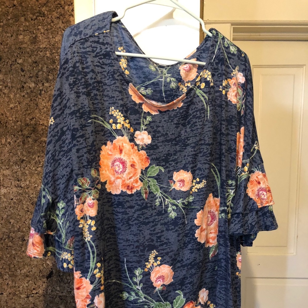 Super cute 🌸 top!!